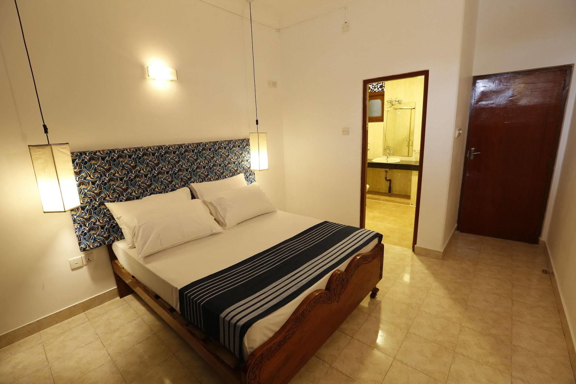 The Reef Beach Hotel Negombo Eksteriør bilde