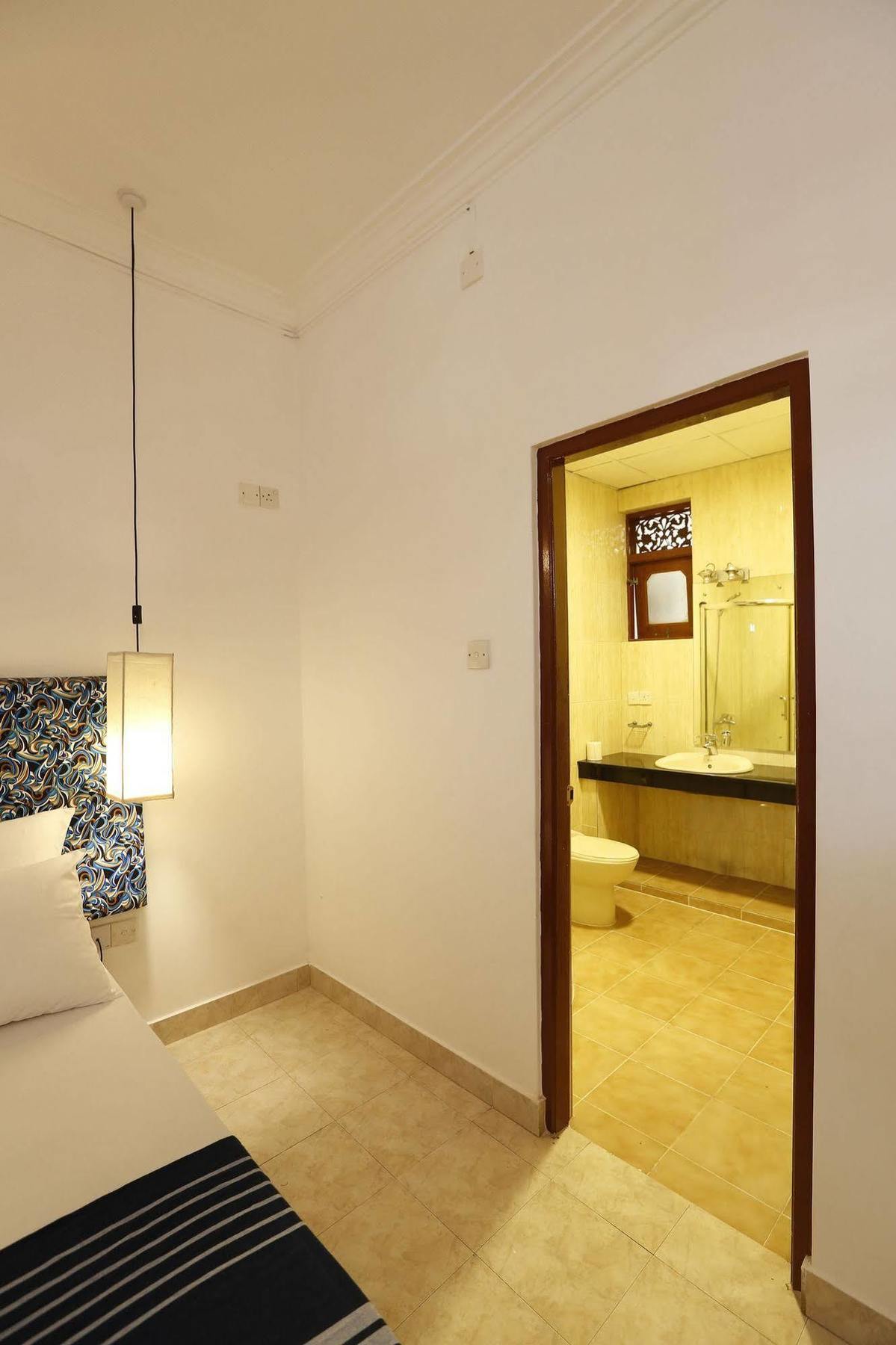 The Reef Beach Hotel Negombo Eksteriør bilde